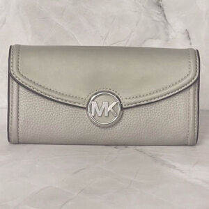 Michael Kors Fulton Snap Wallet Pebble Leather Pearl Gray